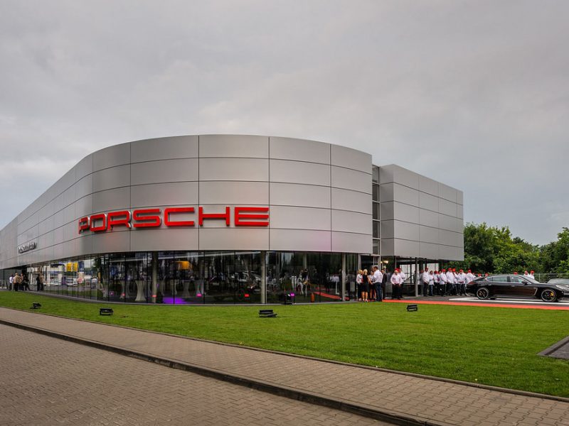 Największy salon Porsche Centrum Newsy Flota Auto Biznes